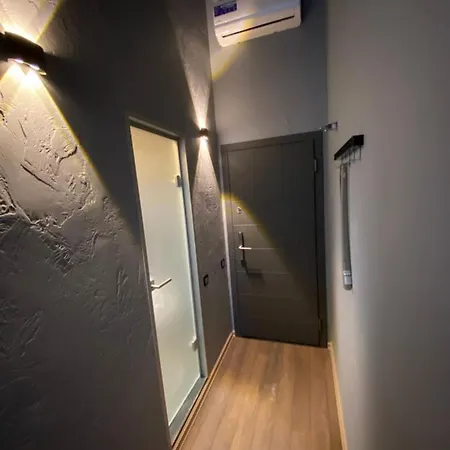 Hotel Lift - Derybasivska *