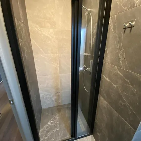 Lift - Derybasivska Hotel