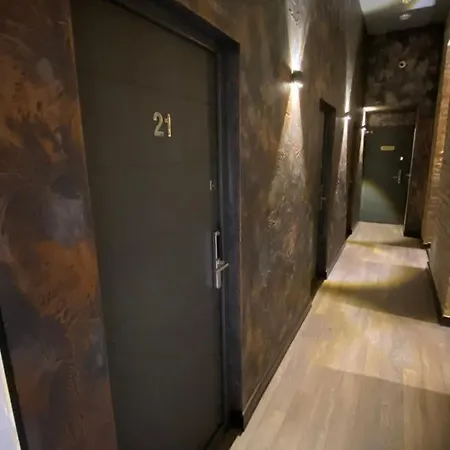 Lift - Derybasivska Hotel