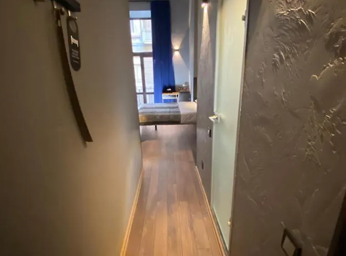 Lift - Derybasivska *