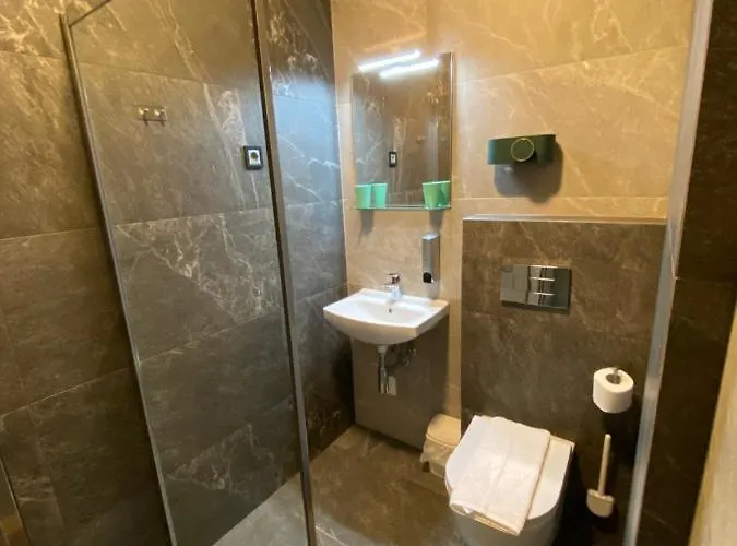 Lift - Derybasivska Hotell