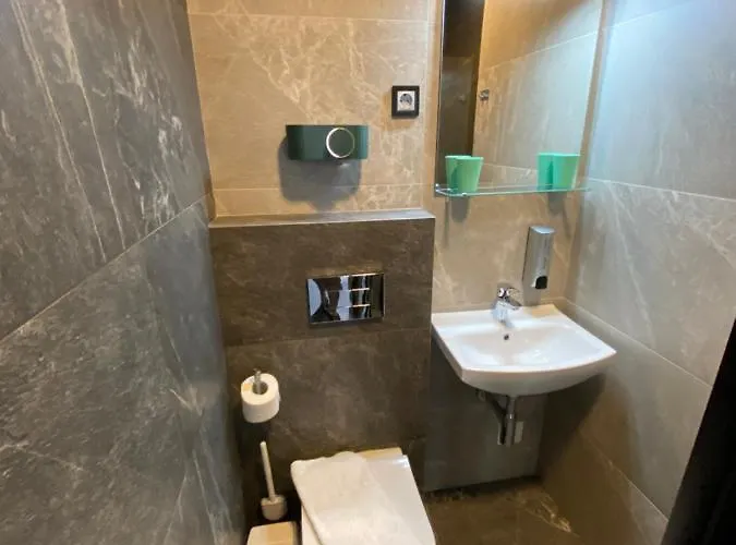 Lift - Derybasivska Hotel