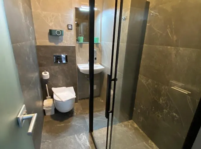 Hotel Lift - Derybasivska