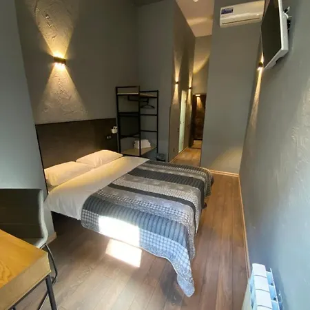 Hotel Lift - Derybasivska *