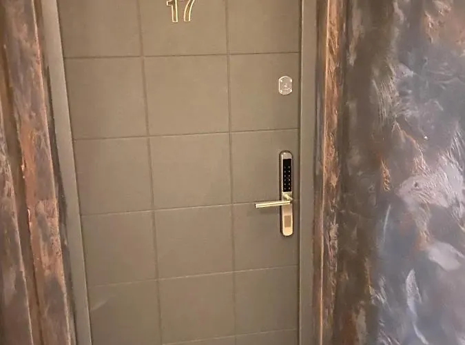 Lift - Derybasivska Hotel Odesa