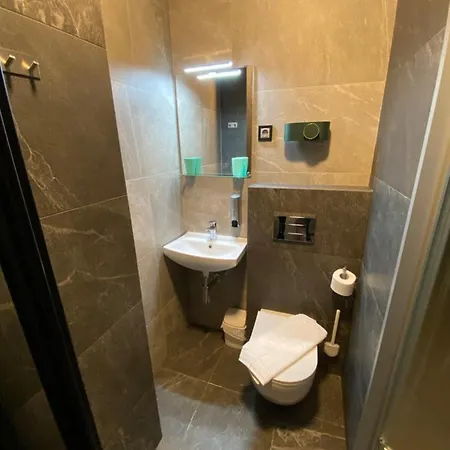 Lift - Derybasivska Hotel Odesa