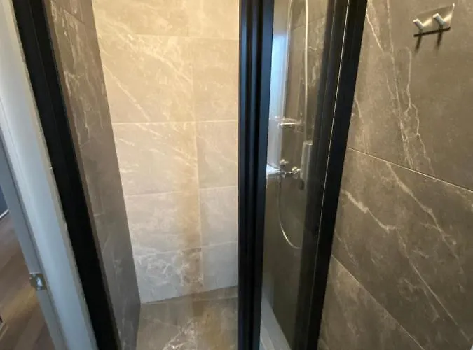 Lift - Derybasivska Szálloda